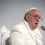 Papa Francesco “C’è bisogno di speranza, di luce e di pace”