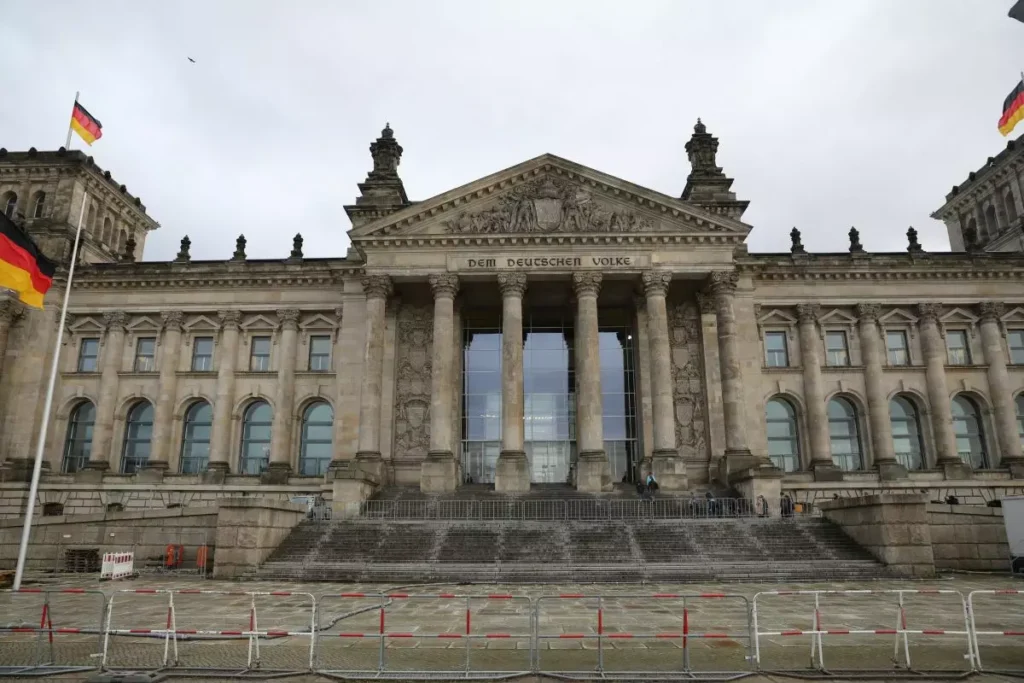 Germania, dal Bundestag via libera al superamento del freno al debito